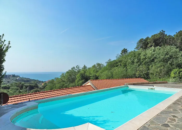 Patrizia Villa *